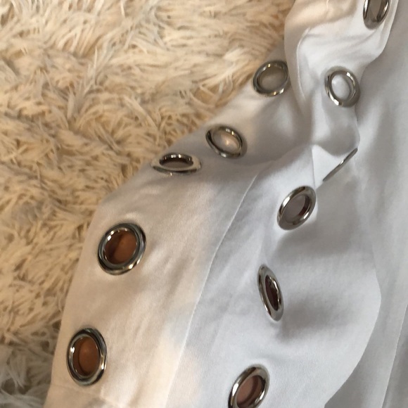 LF WHITE ROMPER WITH SILVER RING DETAILING - Picture 2 of 4